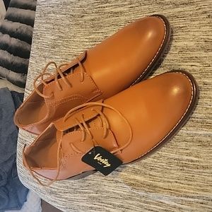 Dress shoes